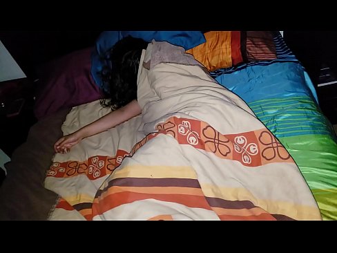 ❤️ Pinupunasan ng stepson ang kanyang batang madrasta habang natutulog ito. Porno sa tl.hdpornpics.ru ❌